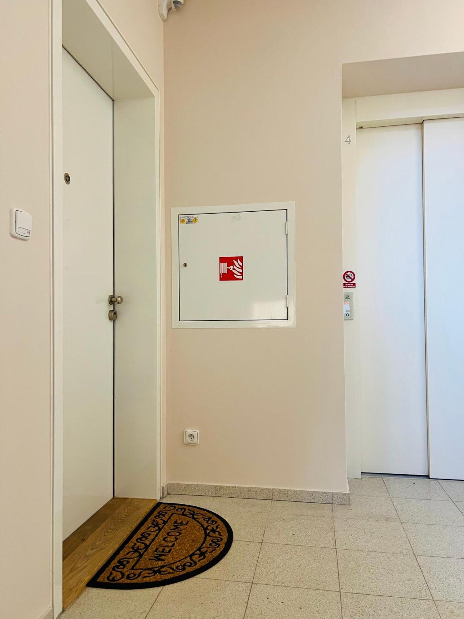Ferienwohnung Artflora Kv Premium Karlsbad Exterior foto